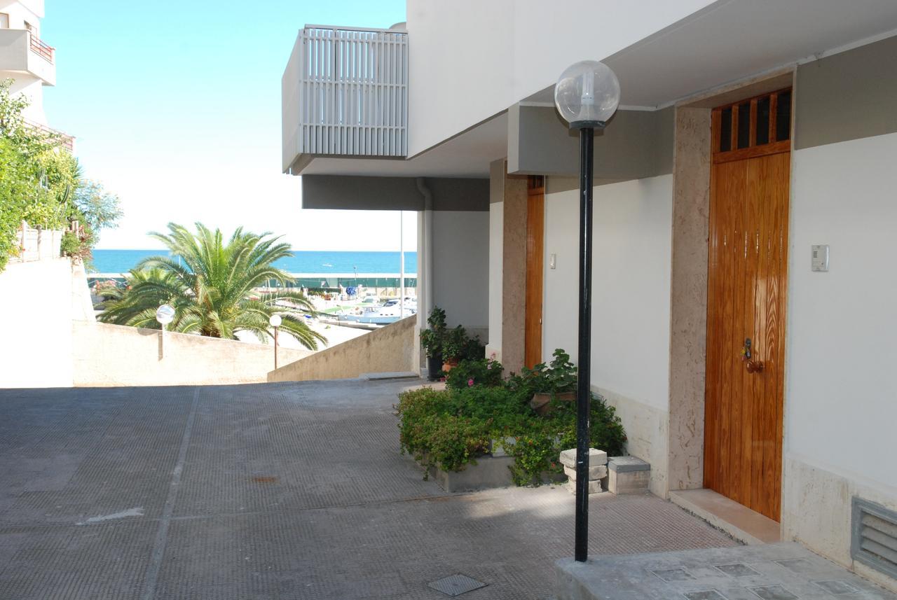 B&B La Baia Sea Rooms Bisceglie Eksteriør billede