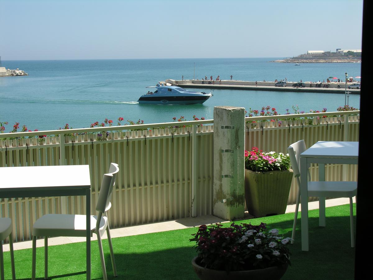 B&B La Baia Sea Rooms Bisceglie Eksteriør billede